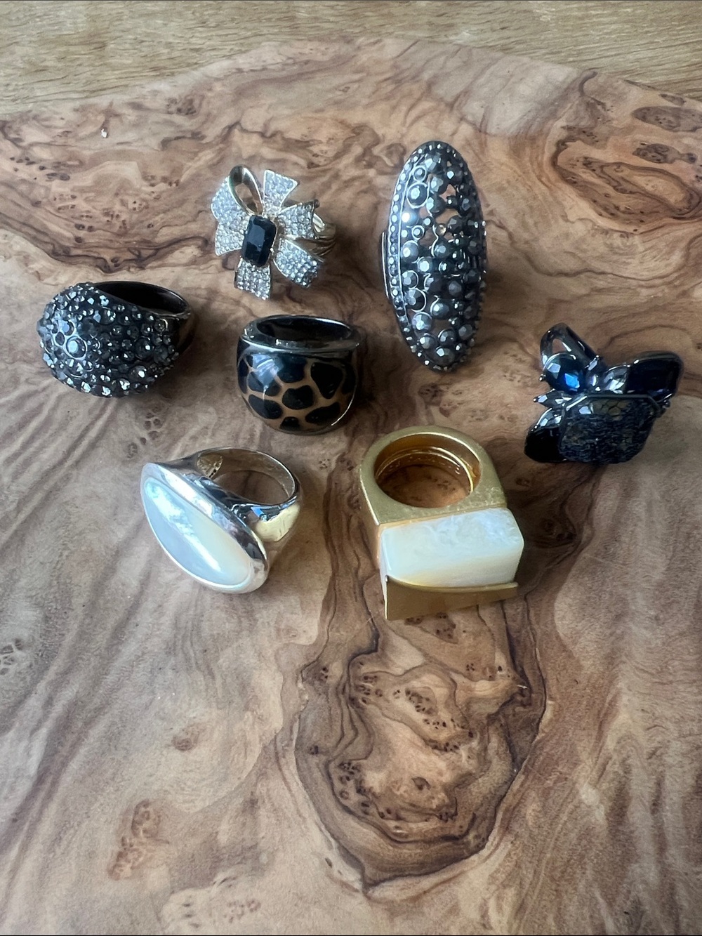 Lot of 7 costume jewelry rings sizes between 6-7.